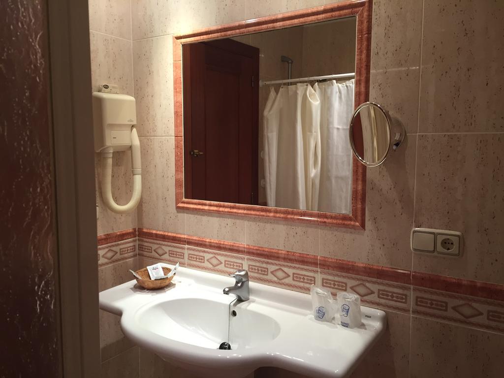 El Pilar Hotel La Carlota Kültér fotó