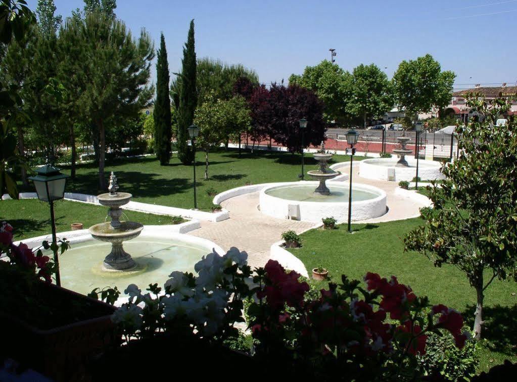 El Pilar Hotel La Carlota Kültér fotó